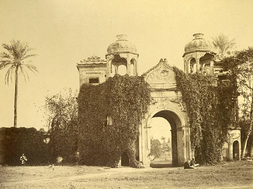 entrance gate - Secundra Bagh. Lucknow