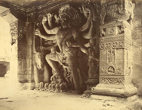 Figure of Gurture Kutch with his 10 arms, Kylas, at the Caves of Ellora