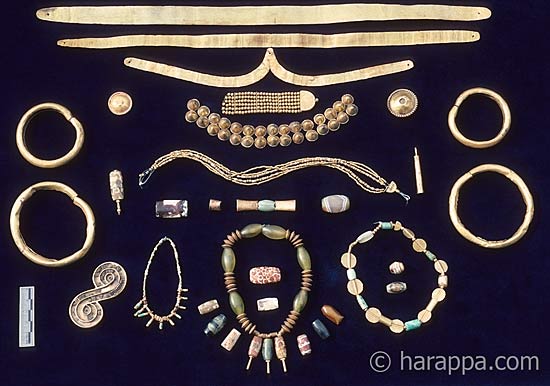 Mohenjo-daro Gold Agate Necklace